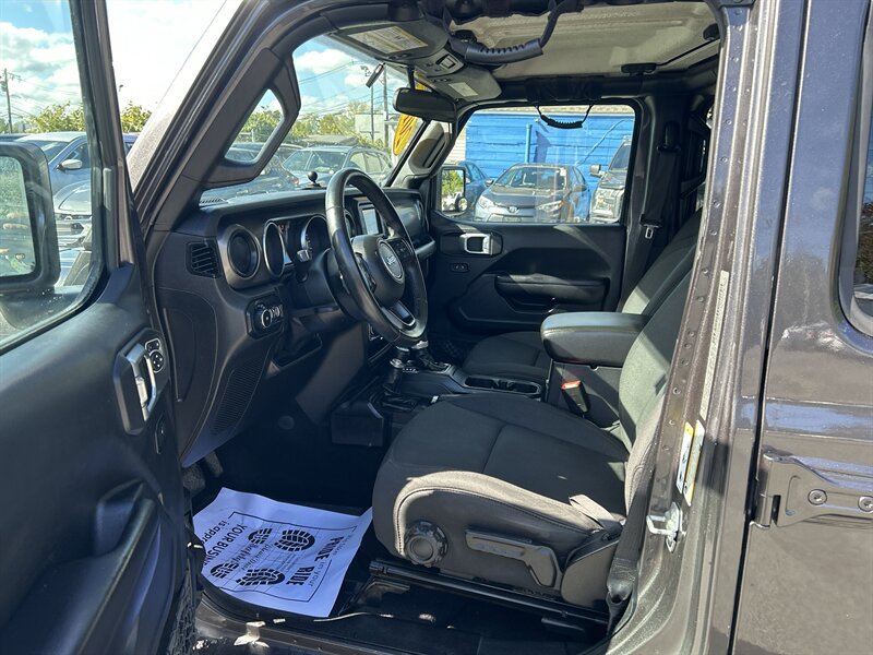 Used 2019 Jeep Wrangler Unlimited Sport S AWD/4WD image 9