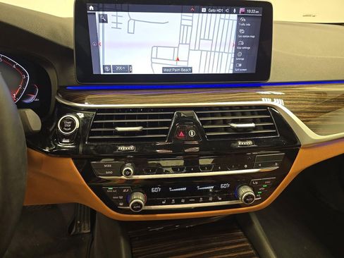 Used 2023 BMW 530i w/ Convenience Package RWD image 11