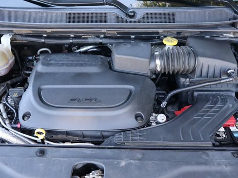 Used 2019 Chrysler Pacifica Limited w/ Advanced Safetytec Group FWD image 40