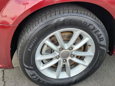 Certified 2020 Dodge Grand Caravan SXT FWD image 6