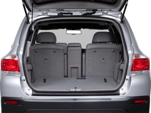 Used 2013 Toyota Highlander Plus image 12