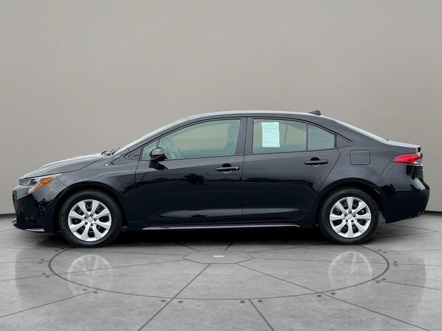 Certified 2025 Toyota Corolla LE FWD image 3