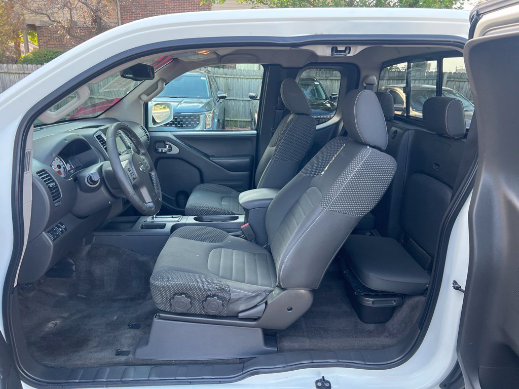 Used 2016 Nissan Frontier PRO-4X AWD/4WD image 8