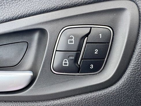 Certified 2017 Ford Escape Titanium FWD image 17