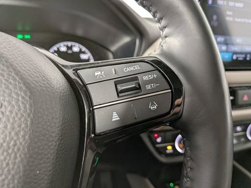 Used 2024 Honda HR-V EX-L image 7