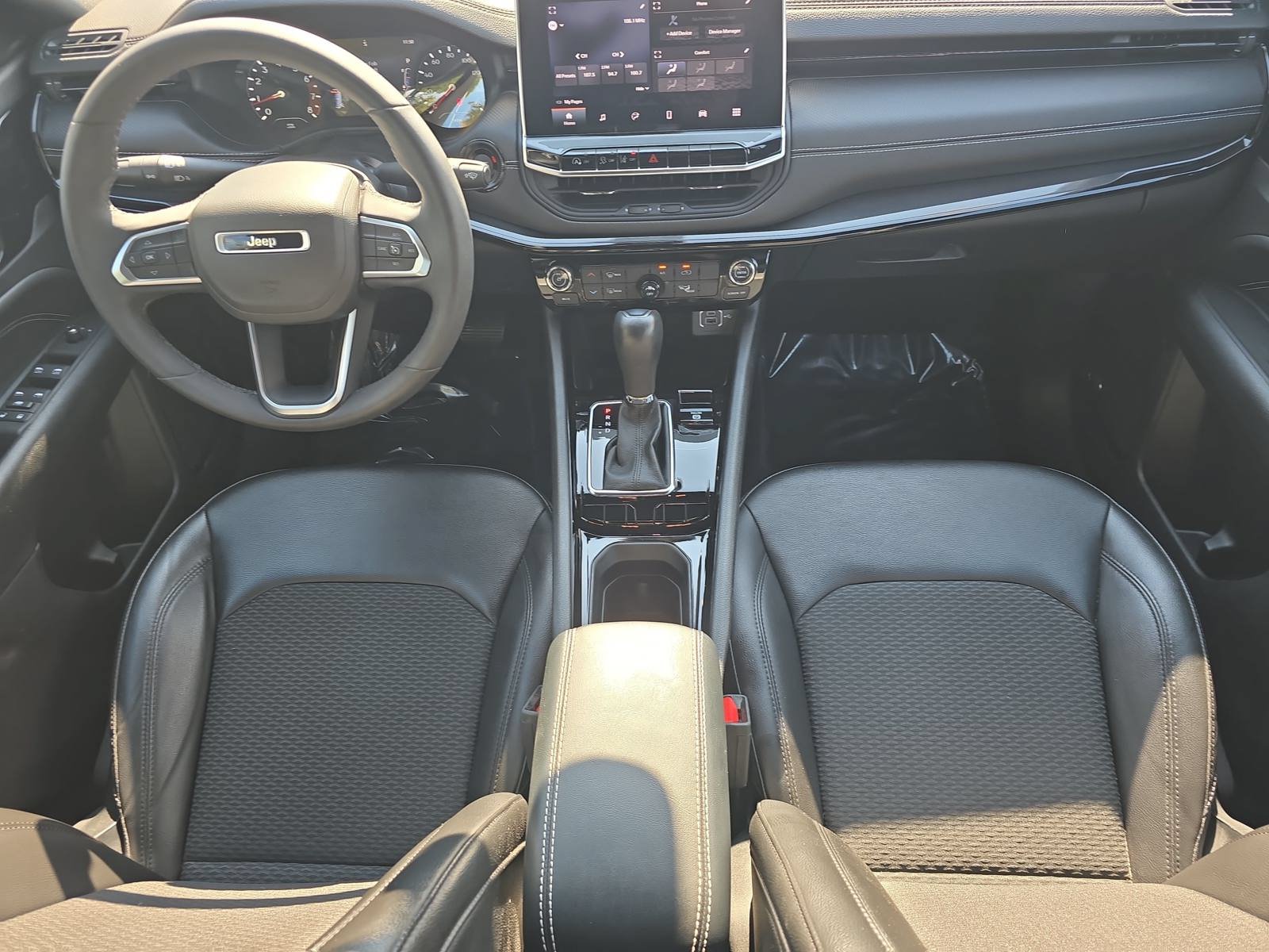 Used 2022 Jeep Compass Latitude w/ Sun and Sound Group FWD image 9
