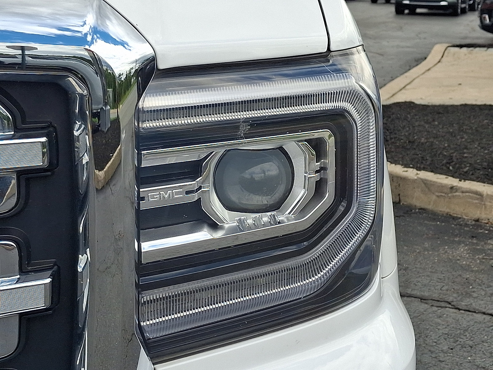 Used 2018 GMC Sierra 1500 SLT AWD/4WD image 9