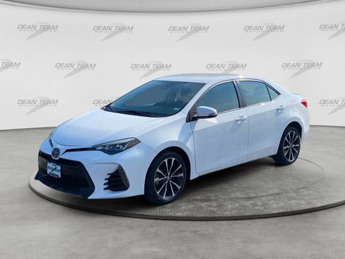 Used 2018 Toyota Corolla SE FWD image 3