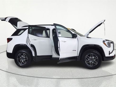 Used 2026 GMC Terrain AT4 AWD/4WD image 8