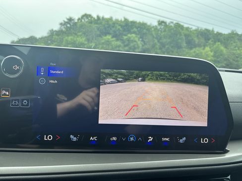 New 2026 Chevrolet Traverse LT FWD image 17