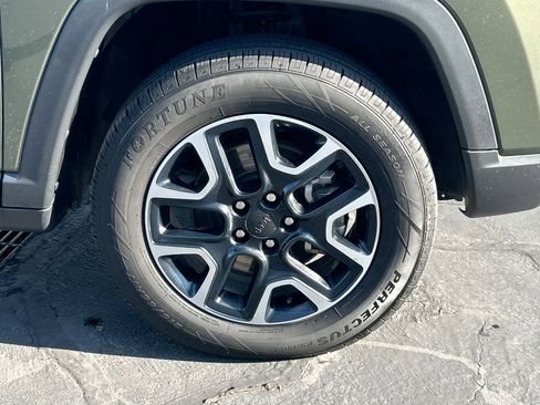 Used 2019 Jeep Compass Trailhawk image 30