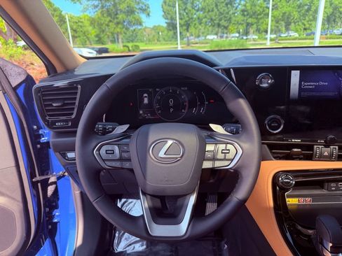 Certified 2025 Lexus NX 250 FWD w/ Towing Package (2000 Lbs) image 18
