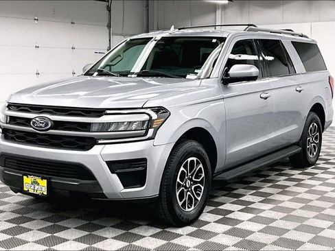 Used 2024 Ford Expedition Max XLT image 12
