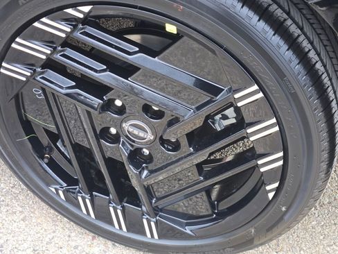 New 2026 Nissan Sentra SR w/ Floor Mat Package FWD image 14