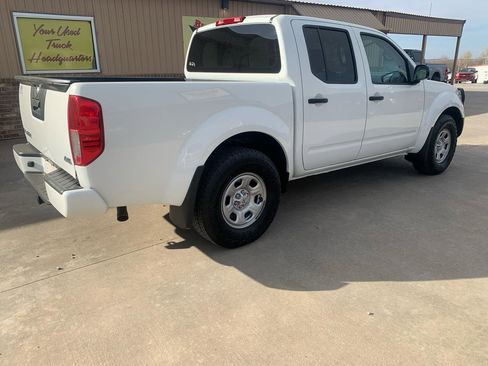 Used 2021 Nissan Frontier S image 2