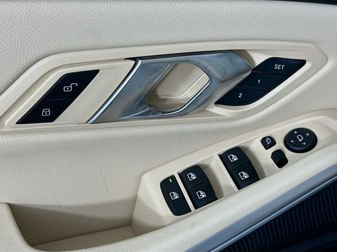 Used 2025 BMW 330i Sedan w/ Convenience Package image 18