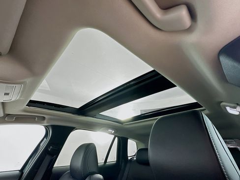 Used 2025 MAZDA CX-50 AWD 2.5 S w/ Premium Package image 26