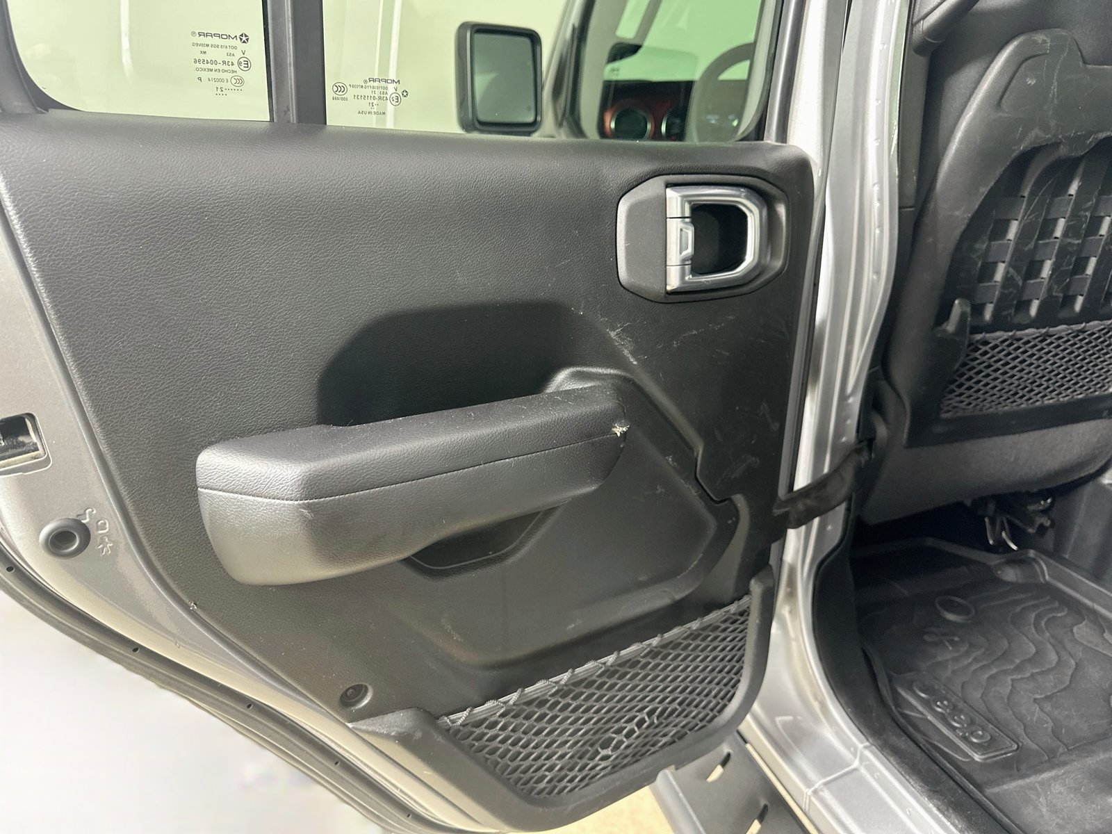 Used 2021 Jeep Wrangler Unlimited Rubicon AWD/4WD image 34