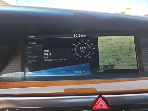 Used 2017 Genesis G90 3.3T Premium RWD image 19