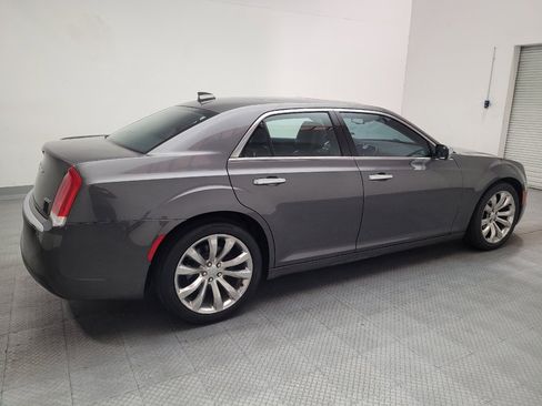 Used 2019 Chrysler 300 Limited RWD image 10