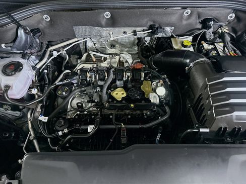 Used 2025 Volkswagen Atlas SE image 33