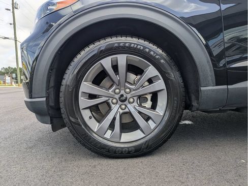 Certified 2023 Ford Explorer XLT w/ Equipment Group 202A RWD image 28