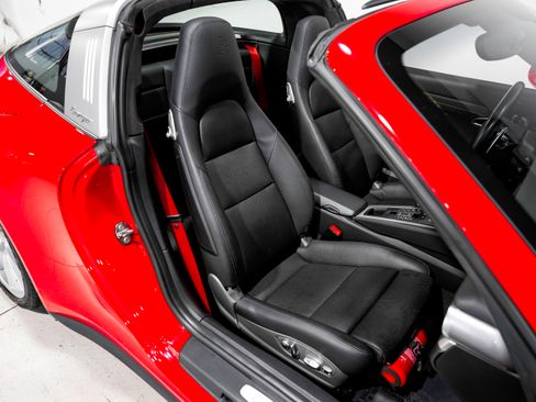 Used 2015 Porsche 911 Targa 4S image 31