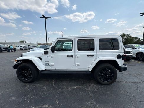 Used 2021 Jeep Wrangler Unlimited Sahara w/ Cold Weather Group AWD/4WD image 6