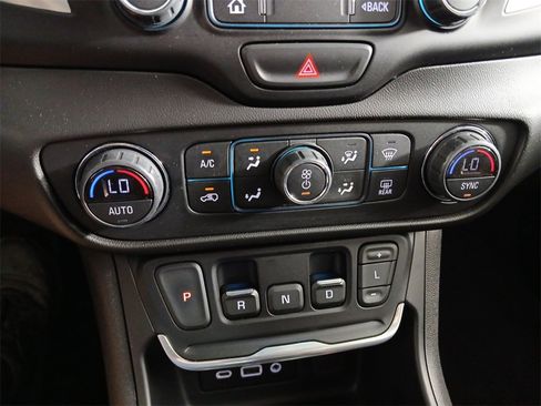 Used 2020 GMC Terrain SLT w/ Preferred Package image 15