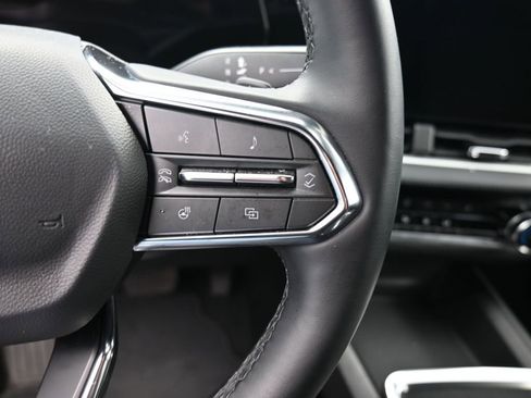 Used 2025 Chevrolet Equinox LT image 18