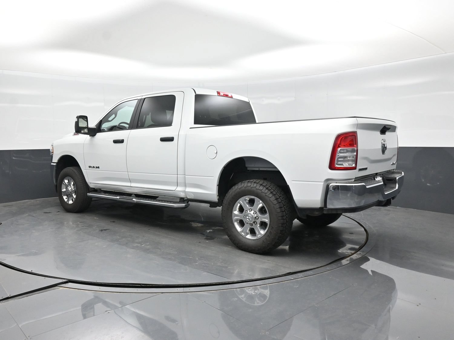 Used 2024 RAM 2500 Big Horn AWD/4WD image 4
