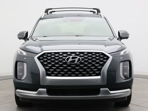 Used 2022 Hyundai Palisade Calligraphy FWD image 2