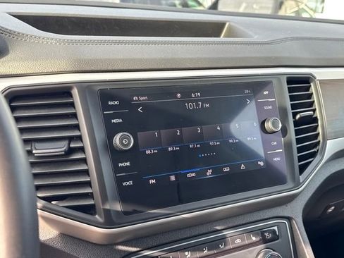 Used 2021 Volkswagen Atlas SE w/ Panoramic Sunroof Package image 19