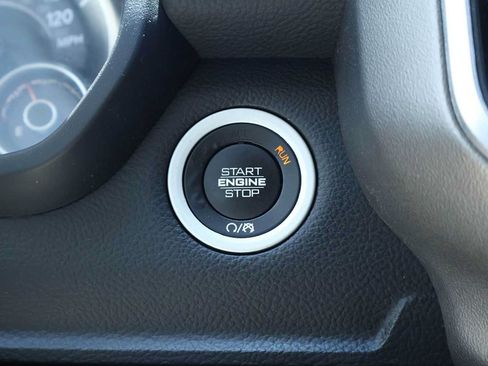 Used 2019 RAM 1500 Big Horn AWD/4WD image 25