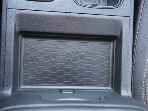 Used 2025 Nissan Frontier SV RWD image 35