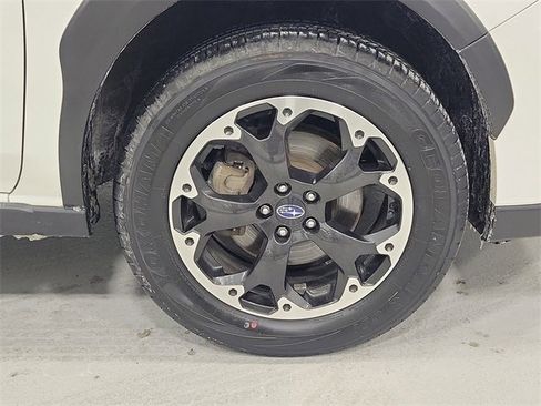 Used 2023 Subaru Crosstrek 2.0i Premium image 5