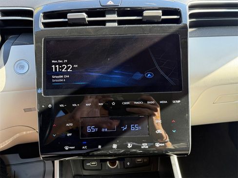 Used 2024 Hyundai Tucson Limited image 23