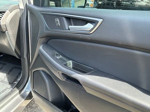 Used 2024 Ford Edge SE w/ Black Appearance Package image 29