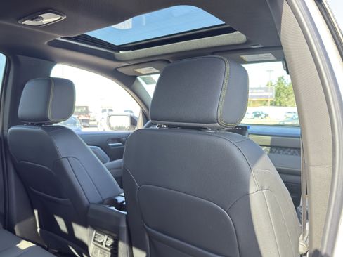 New 2026 Chevrolet Colorado ZR2 w/ ZR2 Bison Edition image 25