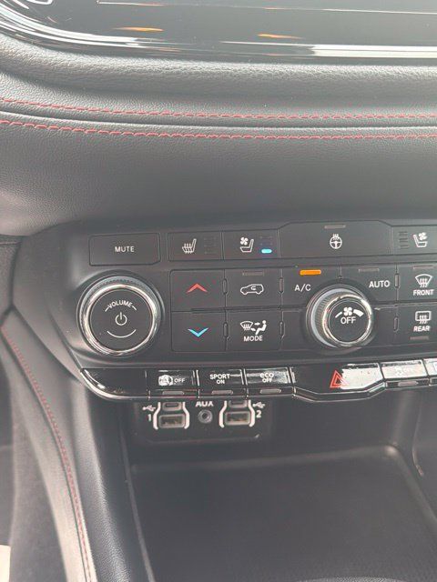 Used 2024 Dodge Durango GT AWD/4WD image 27