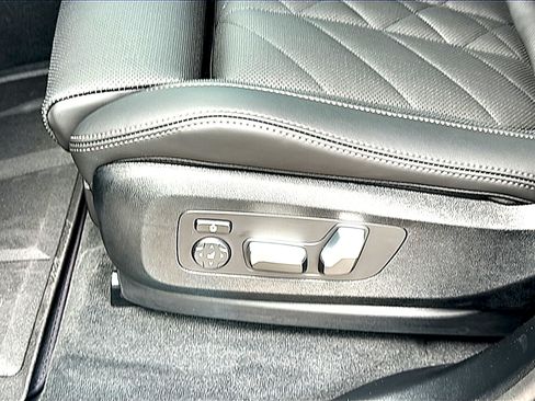 New 2026 BMW X5 sDrive40i w/ M Sport Package RWD image 12
