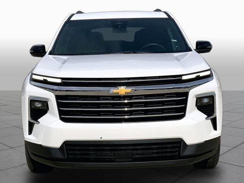 Used 2026 Chevrolet Traverse LT FWD image 4