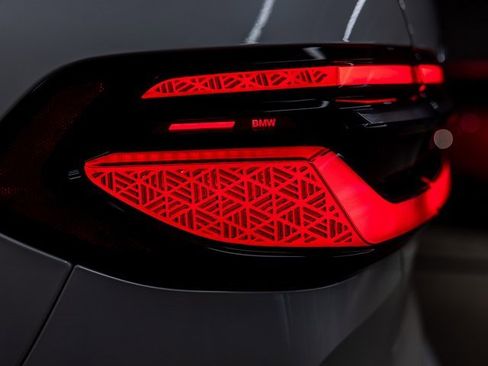 Used 2025 BMW X7 xDrive40i image 24