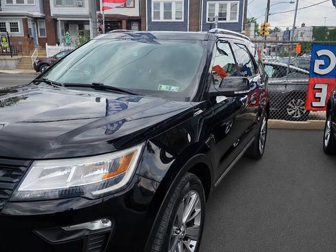 Used 2018 Ford Explorer Limited AWD/4WD image 3