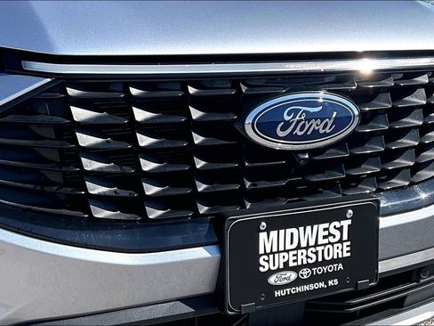 Used 2023 Ford Escape Platinum image 29