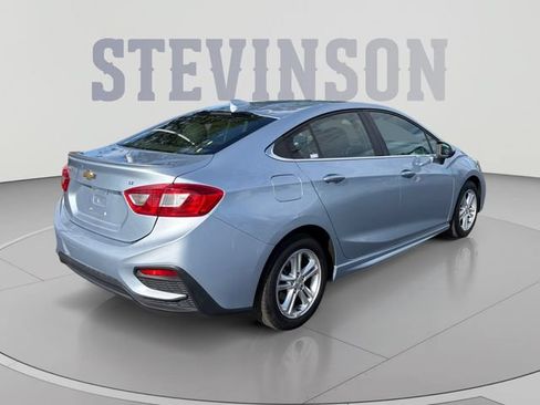 Used 2017 Chevrolet Cruze LT w/ Sun And Sound Package FWD image 5