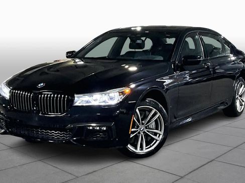 Used 2019 BMW 750i xDrive 750i xDrive w/ M Sport Package image 1