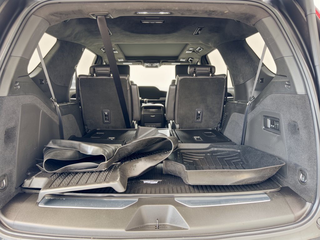 Used 2022 Cadillac Escalade Sport Platinum w/ Heavy-Duty Trailer Package AWD/4WD image 28
