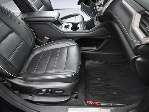 Used 2021 GMC Acadia Denali w/ Denali Technology Package AWD/4WD image 24