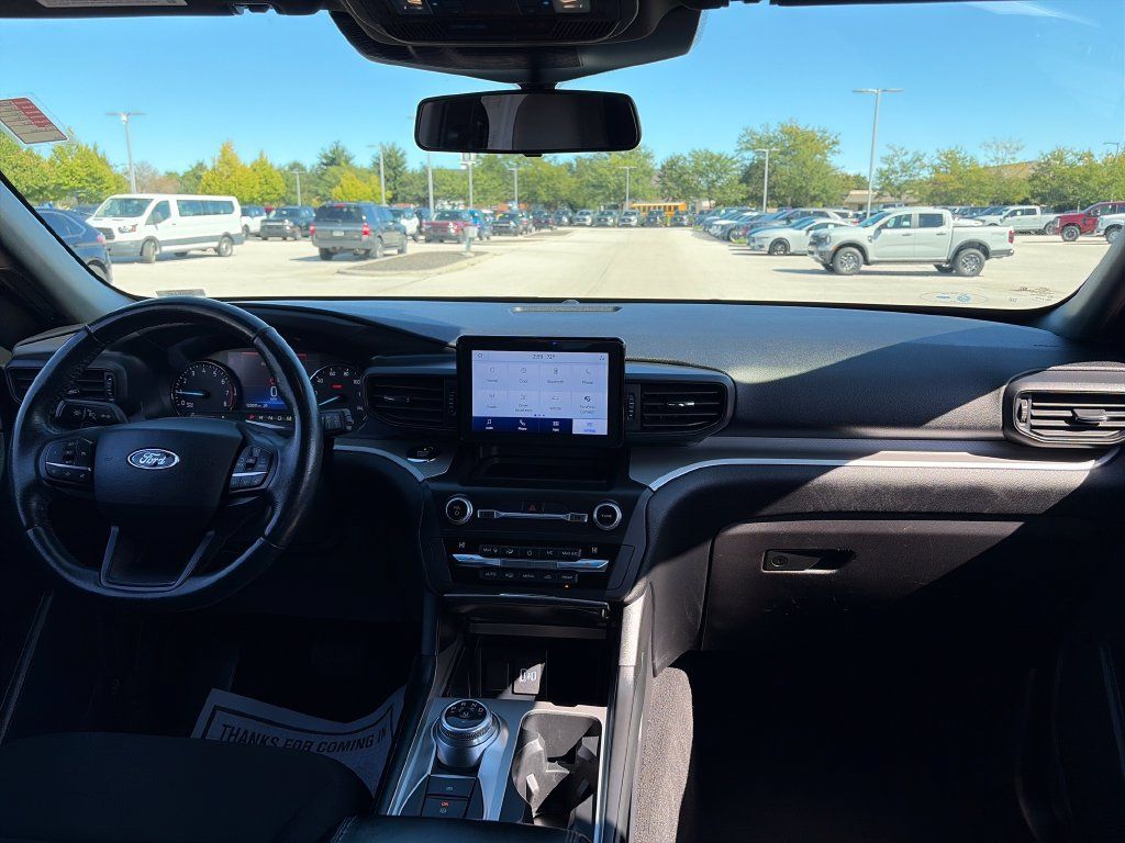 Used 2020 Ford Explorer XLT AWD/4WD image 39